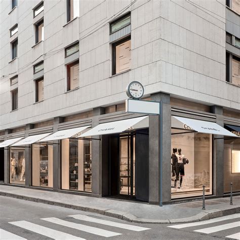 chanel boutique milano email|Chanel montenapoleone.